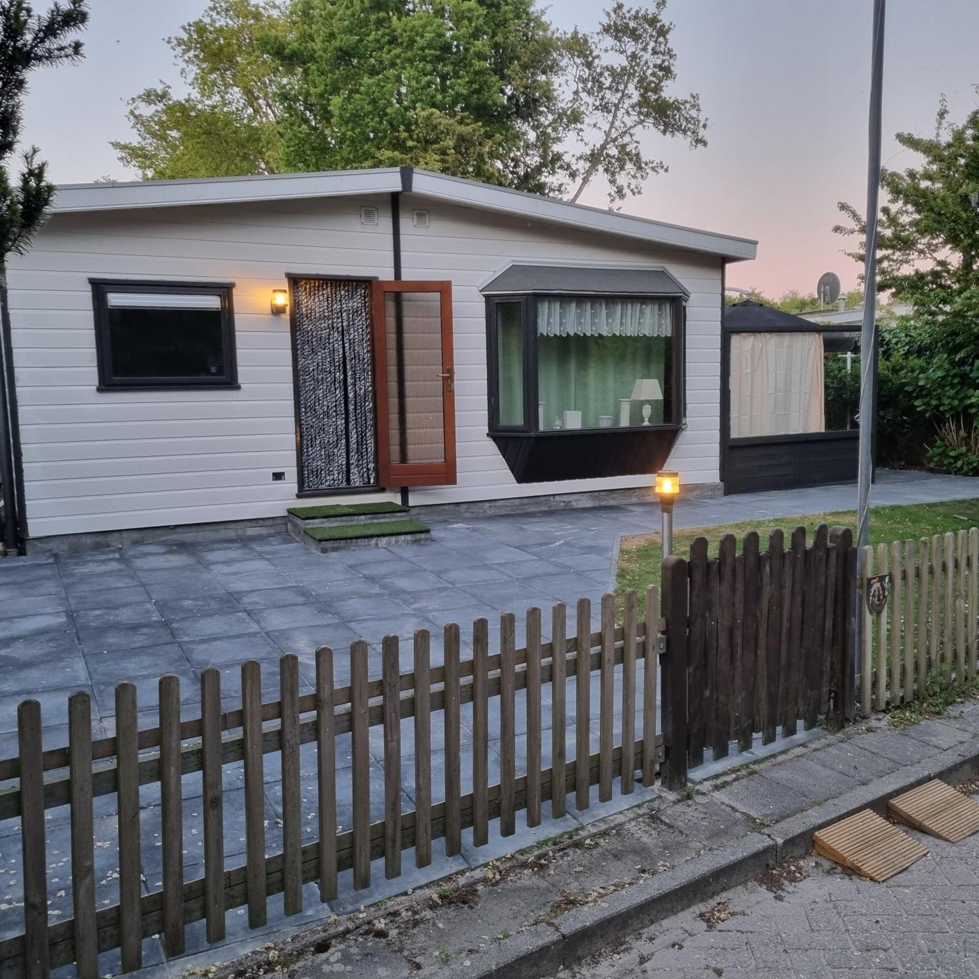 Ferienwohnung Direkt Am Strand In Makkum Eksteriør billede
